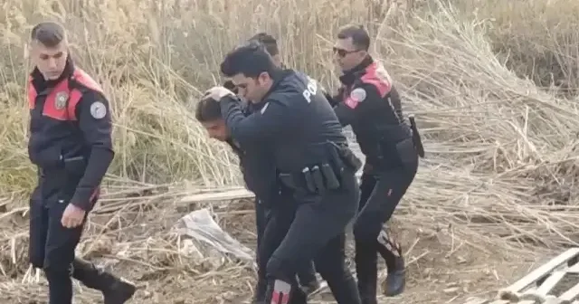 Sazlıkta saklanan firari hükümlünün dronla yakalanma anı kamerada VİDEO İZLE