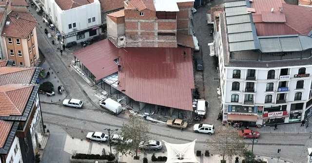 Depremin vurduğu Sındırgı da kurulan konteyner dükkanlar, dronla görüntülendi Balıkesir Haberleri