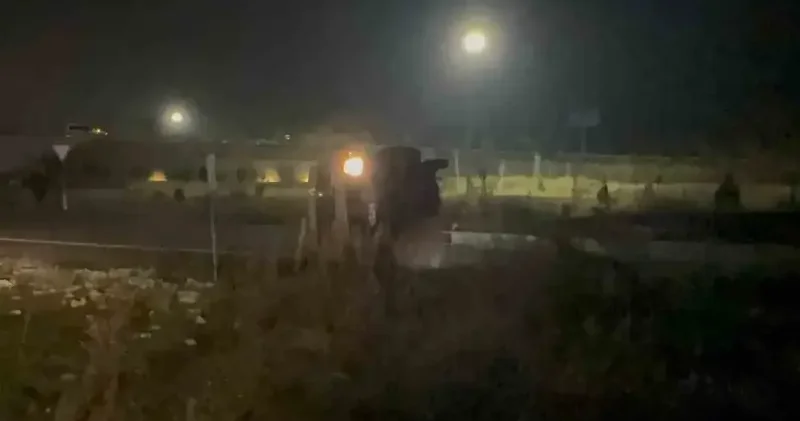 Ölümlü kaza sonrası meraklı sürücü kaosu: Üç araç birbirine girdi Diyarbakır Haberleri