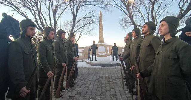 Sarıkamış şehitleri için sıfırın altında 10 derecede saygı nöbeti Kars Haberleri