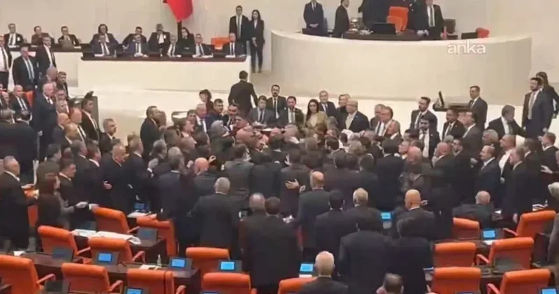 Meclis te arbede! Oturuma ara verildi