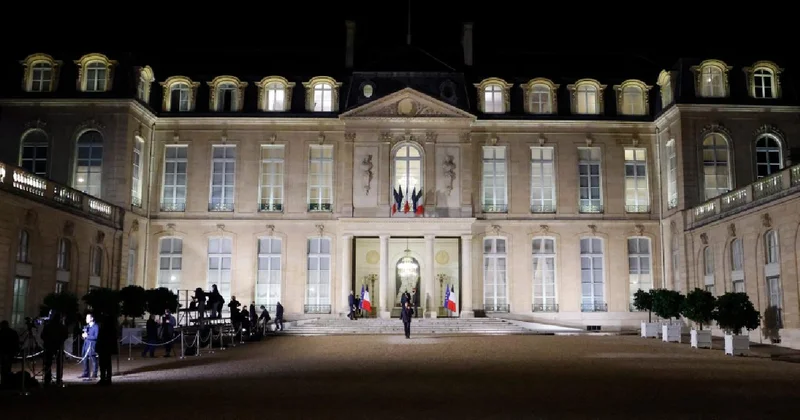 Paris te bu kez Elysee Sarayı soyuldu: Gümüşçübaşı binlerce euroluk takımlarla yakalandı