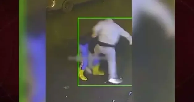 İstanbul da oto yıkamacıda çıkan kavga izleyenlerin kanını dondurdu!