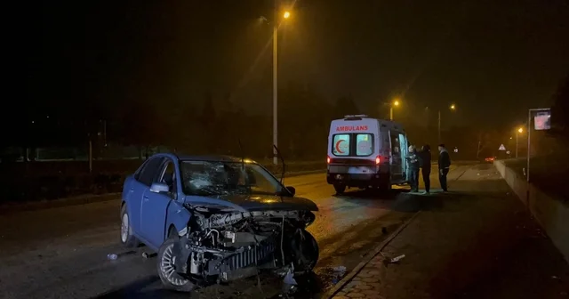 Aynı anda aynı caddede 4 kaza: Başka kaza olmasın diye çaba gösterdiler Aracını pert eden oğluna kızan baba: Gece vakti burada ne işin var? Araçtaki arkadaşlarından 2 si uzaklaştı, 1 i yaralandı Eskişehir Haberleri