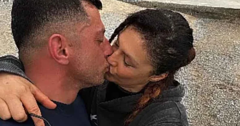 Tuğba Ekinci yeni aşkıyla dudak dudağa poz verdi Sözcü Gazetesi