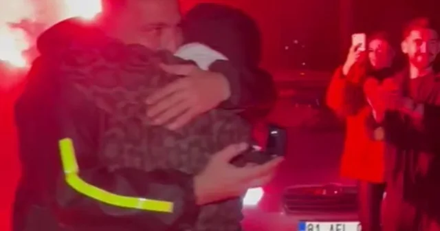 Kaza yaptım diyerek çağırdığı sevgilisine evlilik teklif etti Düzce Haberleri