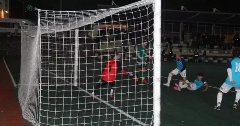 Kocaeli de şampiyonluğun gideceğini anlayan takım bile isteye gol yedi