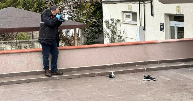 Uşak ta apartman yöneticisi çatıdan düşerek hayatını kaybetti Son dakika haberleri