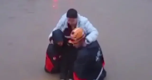 Antalya da sel felaketi: Üç ilçede seralar ve evler su altında kaldı VİDEO İZLE