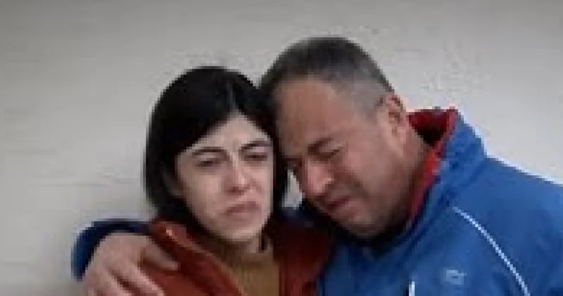 Baba kız sarılıp ağladılar!