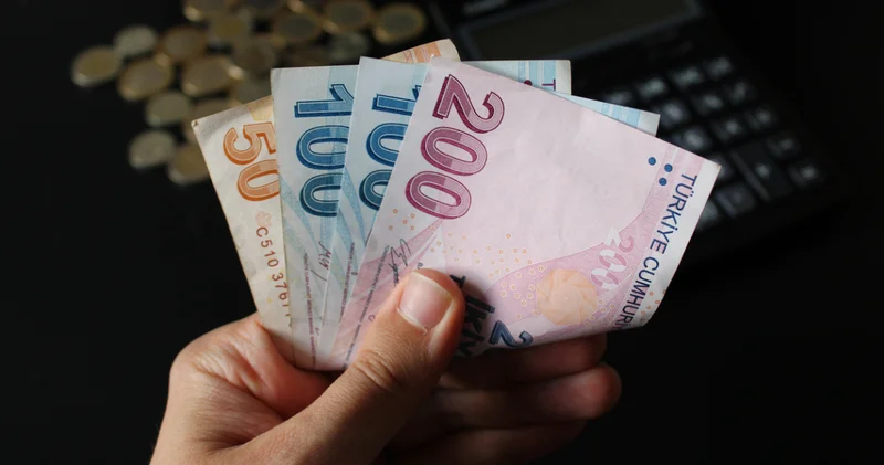 EN DÜŞÜK EMEKLİ MAAŞI ZAMMI 2026 SON DAKİKA: Meclis ten geçti! 206 Ocak en düşük emekli maaşı Resmi Gazete’de yayımlandı mı, ne zaman yürürlüğe girecek?