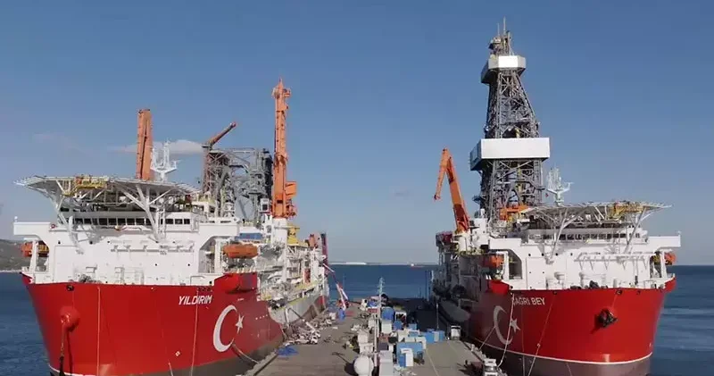 Bakan Bayraktar: Yıldırım Karadeniz’de, Çağrı Bey ise Somali denizlerinde ilk sondaj faaliyetlerini gerçekleştirecek