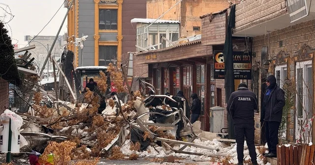 Yoğun kar yağışı Suruç taki sanat sokağında çökmeye neden oldu Şanlıurfa Haberleri
