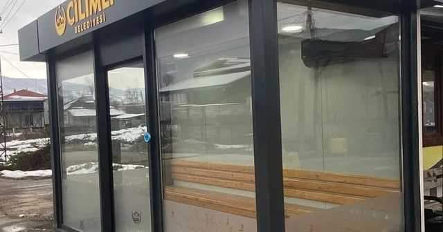 Kışın soğuktan yazın sıcaktan koruyacak Çilimli de ilk akıllı durak hizmete girdi Düzce Haberleri