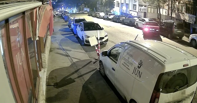 Alkollü sürücü park halindeki 5 araca çarpıp kaçtı Motosikletli saniyeyle kurtuldu Karabük Haberleri