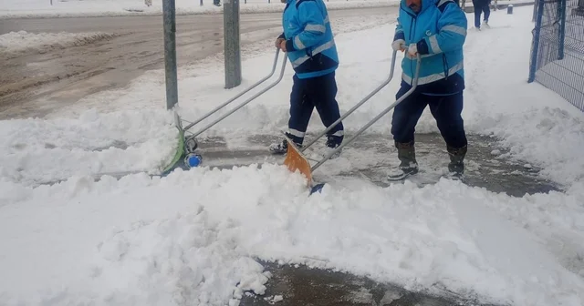 Büyükşehir den kaldırımlarda yaya güvenliği için çalışma Gaziantep Haberleri