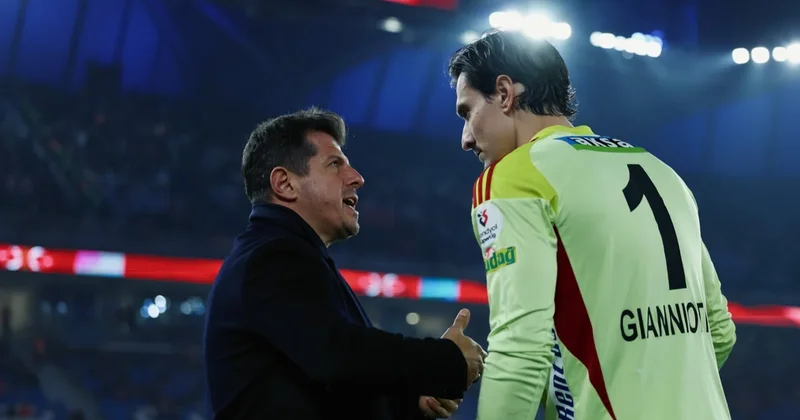 Emre Belözoğlu ndan olay sözler: Galatasaray da olsa kırmızı kart çıkar mı? Sözcü Gazetesi