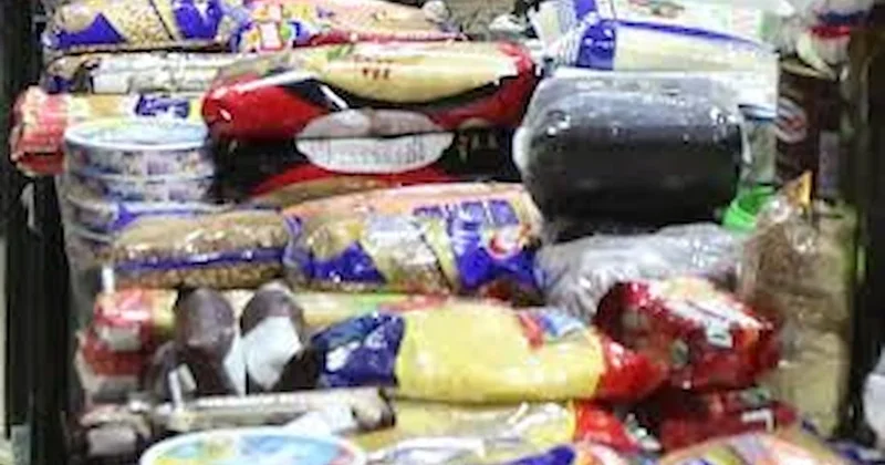 Zabıtaların girdiği bakkalda bebek emziğinden çikolataya kadar her şey bayat çıktı! Sözcü Gazetesi