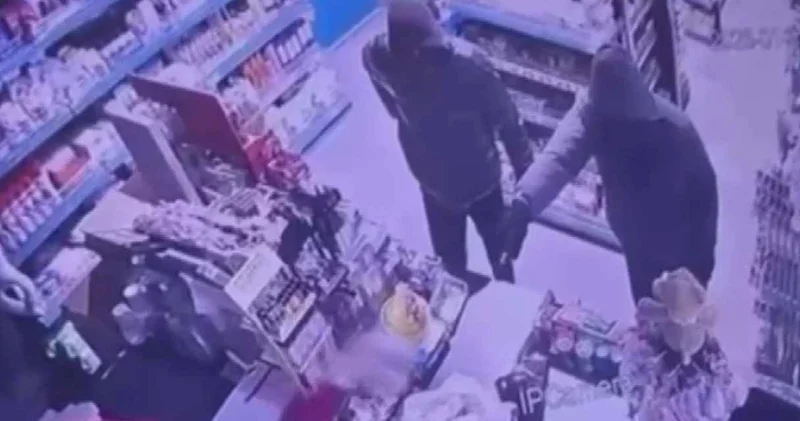 Silahla benzinci soydular parasıyla bisküvi aldılar