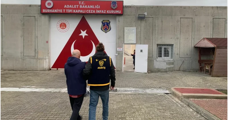 İş insanlarına şantaj yapan ihraç emniyet amirine suç üstü!