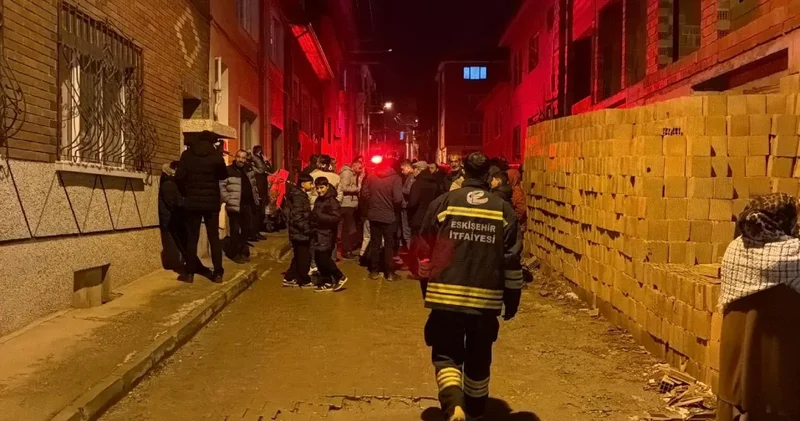 Pencereden düşen engelli yurttaş ağır yaralandı