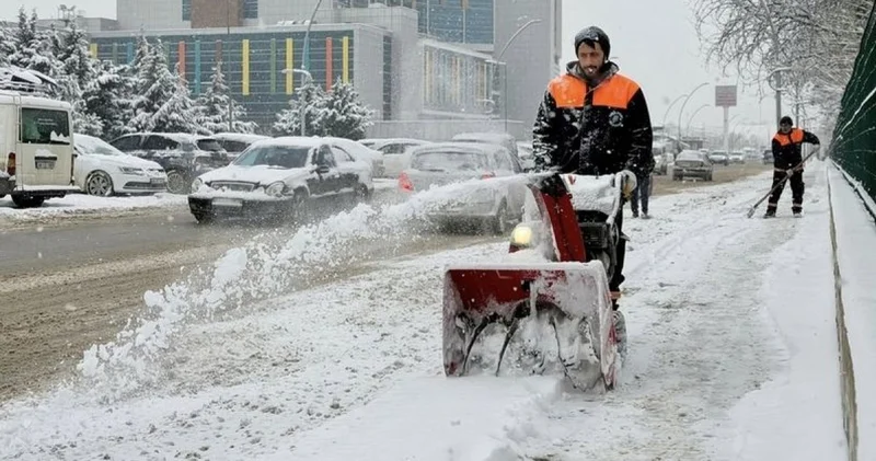 Son dakika: Hayat durdu! Yoğun kar yağışında mahsur kaldılar Son dakika haberleri