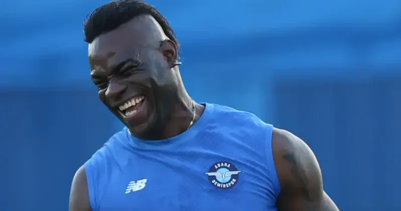 Mario Balotelli nin yeni takımı belli oldu! Kariyerinde bir ilke imza attı Spor Haberleri