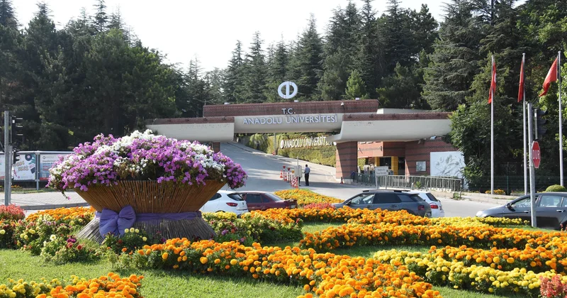 “6 yaşında çocukla evlenilebilir” diyen ve Atatürk e hakaret eden isimler üniversitelerde konferans verecek