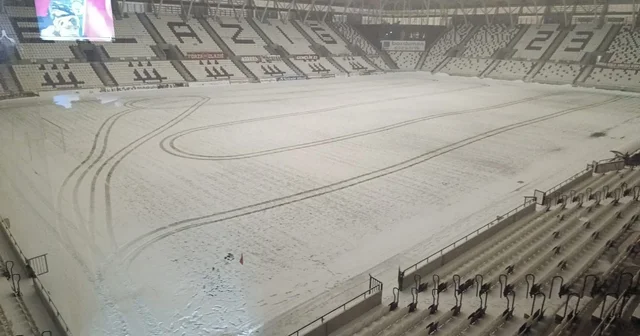 Elazığ Atatürk Stadyumu karla kaplandı Elazığ Haberleri