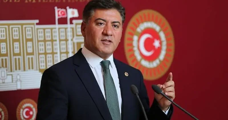 CHP li Emir: Bir yanda iç cephe , çözüm deniliyor, diğer yanda Ahmet Özer’e kent uzlaşı bahane edilerek sipariş bir kararla hapis cezası veriliyor!