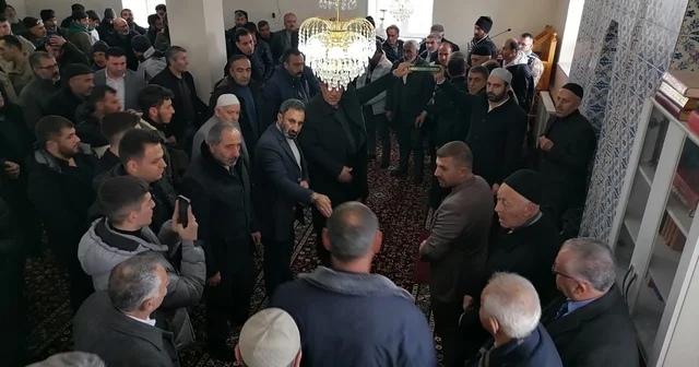 Hınıs ta husumetli aileler ilçe protokolü ve kanaat önderlerinin araya girmesiyle barıştırıldı Erzurum Haberleri