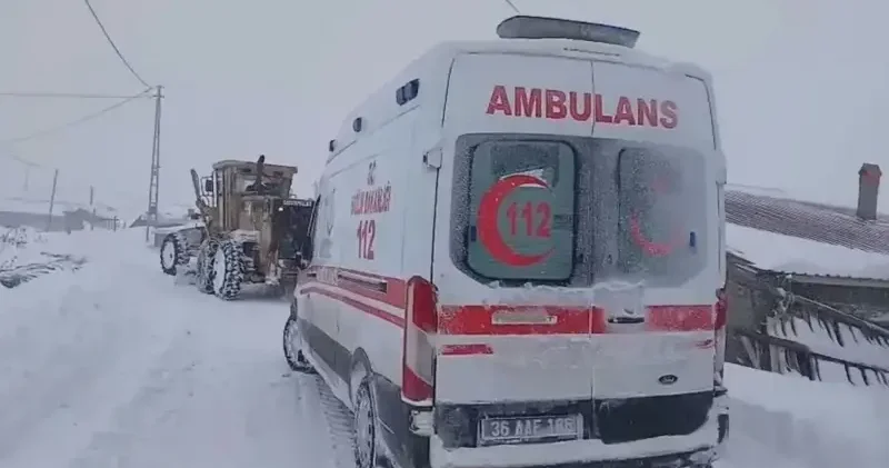 Kars ta üzerine kaynar su dökülen kadın ekiplerce hastaneye ulaştırıldı Kars Haberleri