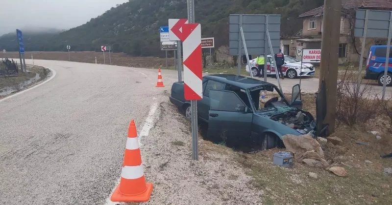 Isparta da otomobilin yoldan çıkması sonucu 5 kişi yaralandı