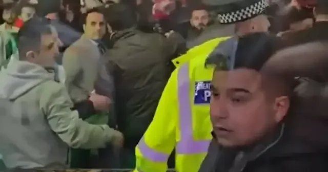 Vandallıkta sınır tanımıyorlar: İngiltere’de terör sempatizanları Arap ve Türk esnaflara saldırdı VİDEO İZLE