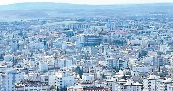 YAVUZ DONAT ‘Bayrağa uzanan eller kırılsın’