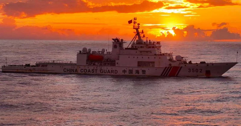 Çin Sahil Güvenliği batan dev gemiyi arıyor: Ölü ve yaralılar var