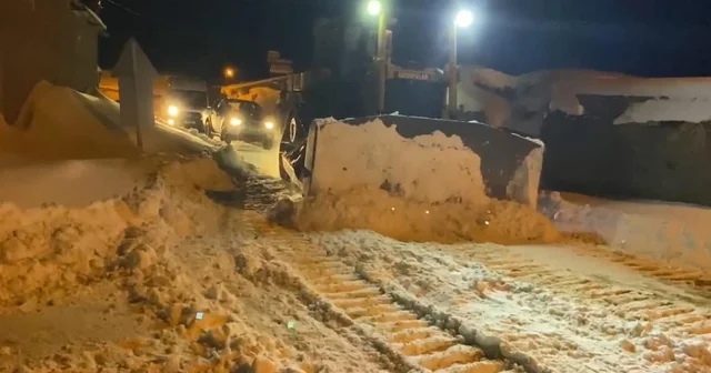 Yolu kapanan köyde yüksek ateşli hasta, ekiplerin çalışmasıyla hastaneye kaldırıldı Kars Haberleri