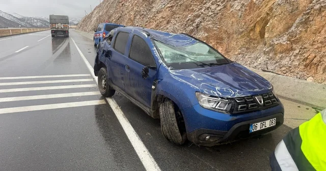 Hurdaya dönen araçta şans eseri kazayı yaralı atlattı Afyonkarahisar Haberleri