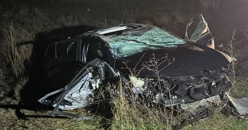 Uşak’ta araç şarampole devrildi: 1 ölü 3 yaralı