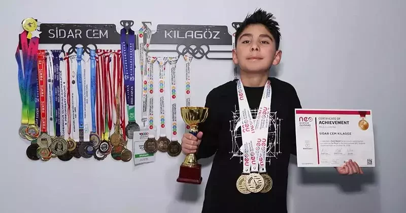 11 yaşındaki Sidar, Amerika daki olimpiyatlarda matematikte dünya birincisi oldu