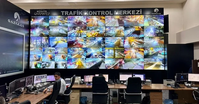 Gaziantep te karla mücadele çalışmaları Trafik Koordinasyon Merkezi nden yönetiliyor Trafik Koordinasyon Merkezi nde şehrin nabzı tutuluyor Gaziantep Haberleri