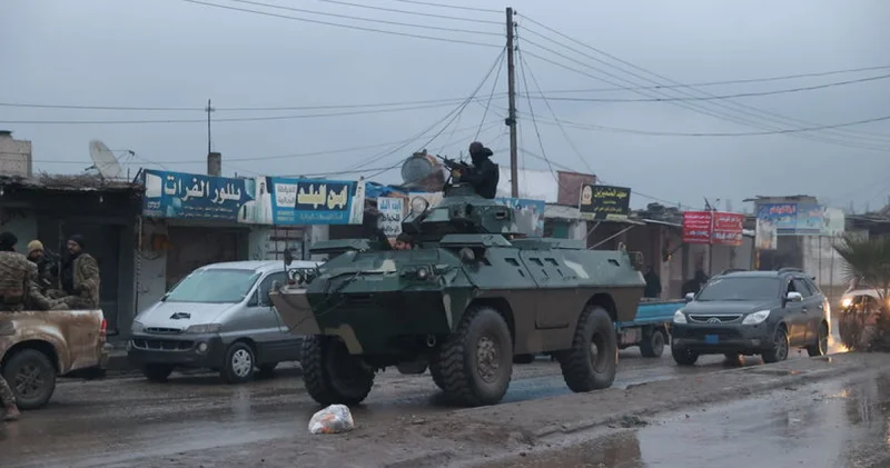 Suriye ordusu, Rakka çevresindeki YPG/SDG lileri Aynularab a sevk ediyor Dış Haberler