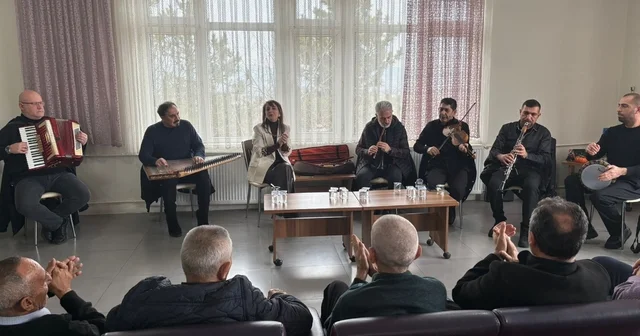 Huzurevi sakinlerine yönelik anlamlı konser Eskişehir Haberleri