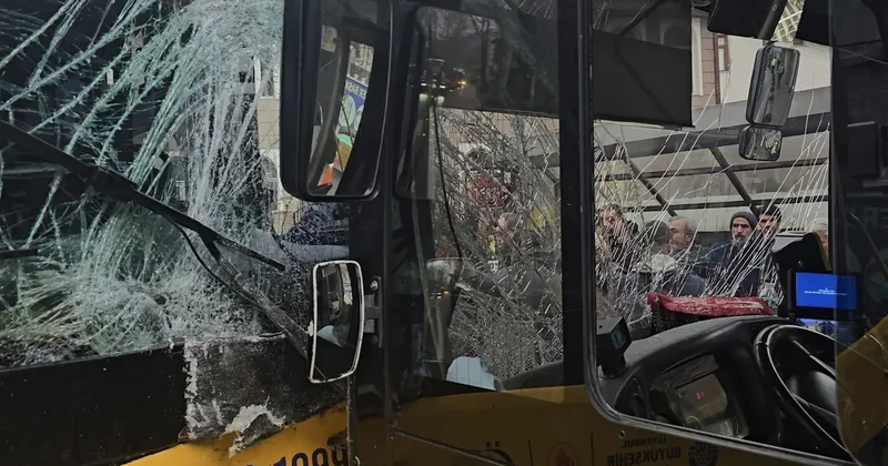 SON DAKİKA İstanbul Beykoz’da İETT otobüsleri kafa kafaya çarpıştı: Yaralılar var!