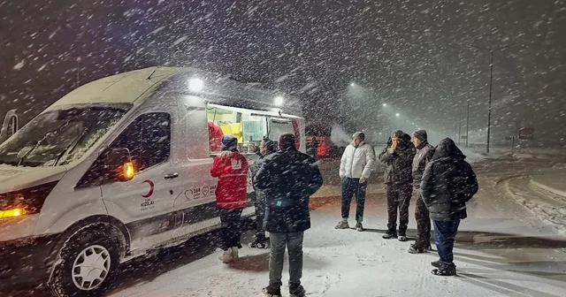 Malatya da kardan yollar kapanınca, yolcular geceyi tesislerde geçirdi Malatya Haberleri