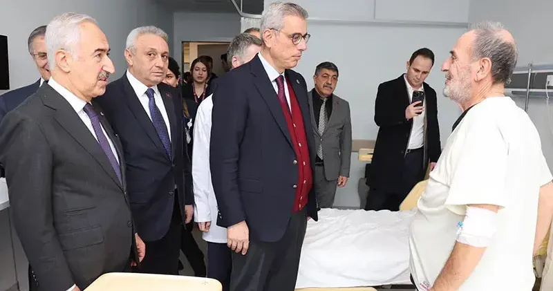 Bakan Memişoğlu, Esenyurt ta yapımı tamamlanan hastaneyi ziyaret etti
