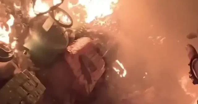 İtfaiye erinin yaptığı fedakarlık kamerada: Patlama riskine karşı canını hiçe saydı VİDEO İZLE