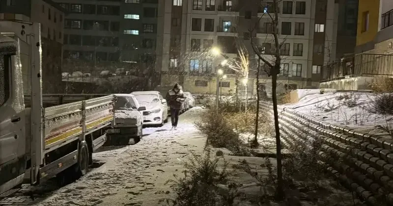 Hatay’da kar sevinci: Sokaklar beyaza büründü Hatay Haberleri