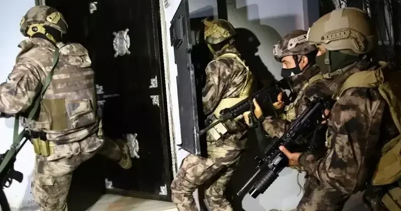 Düzce de DEAŞ operasyonu: Silah ve dijital materyaller ele geçirildi Gündem Haberleri