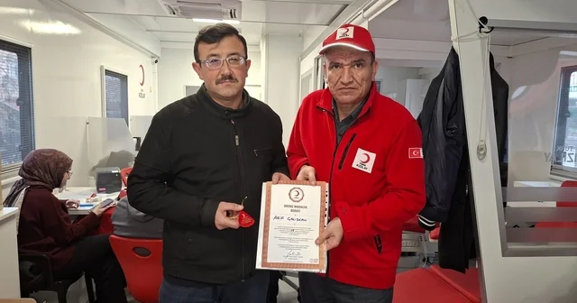 Hisarcık ta 15 ünite kan bağışlayan vatandaşa bronz madalya Kütahya Haberleri